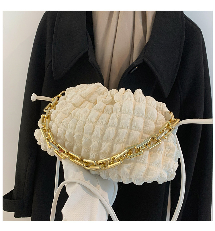 2021 new fashion rhombus fold cloud bag popular chain shoulder messenger bagpicture6