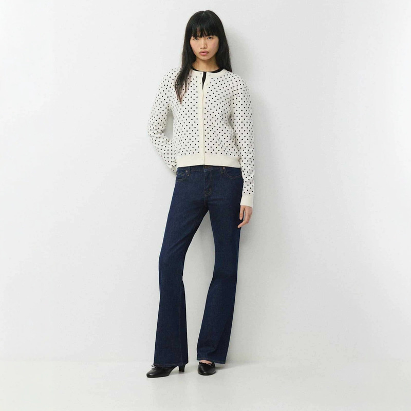 Aritzia vintage black and white polka dot knitted cardigan, round neck, buttoned, short style, made of organic cotton mixed with cashmere, gentle outerwear Aritzia vintage black and white polka dot knitted cardigan, round neck, buttoned, short style, made of organic cotton mixed with cashmere, gentle outerwear