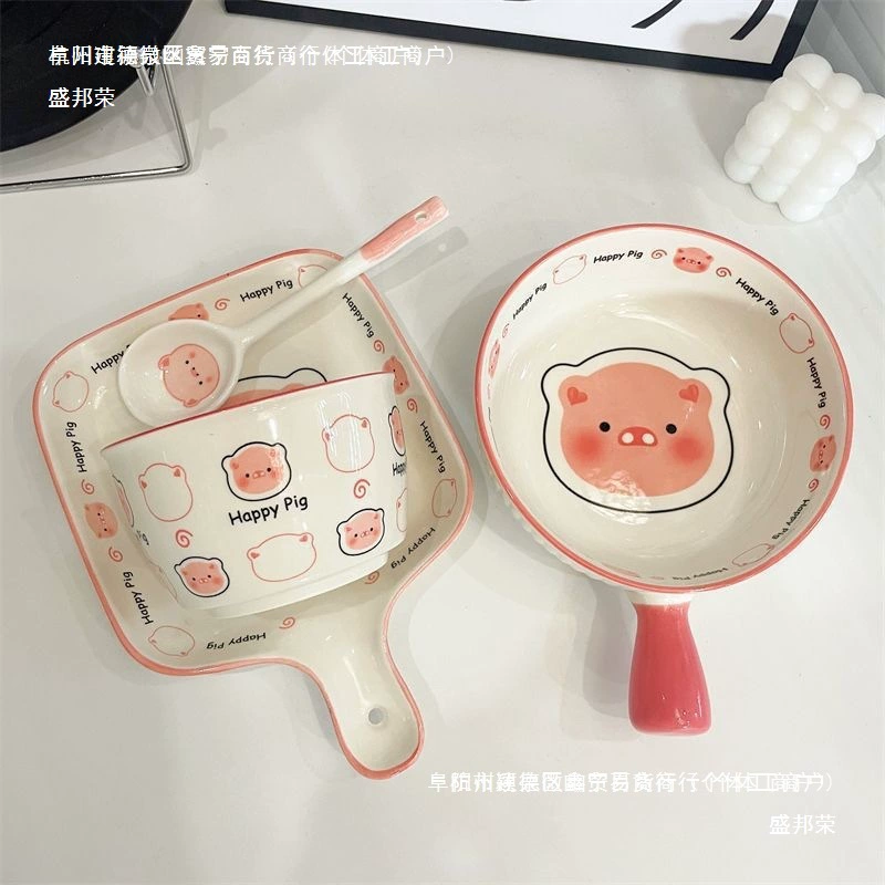 Свинья одна ест милую девчушку сердечную посуду