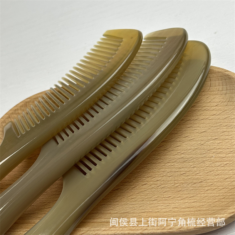 Natural Horn Comb Wide Tooth Buffalo Horn Hair Comb with Massage Handle 18cm Smooth Back Design quality and texture