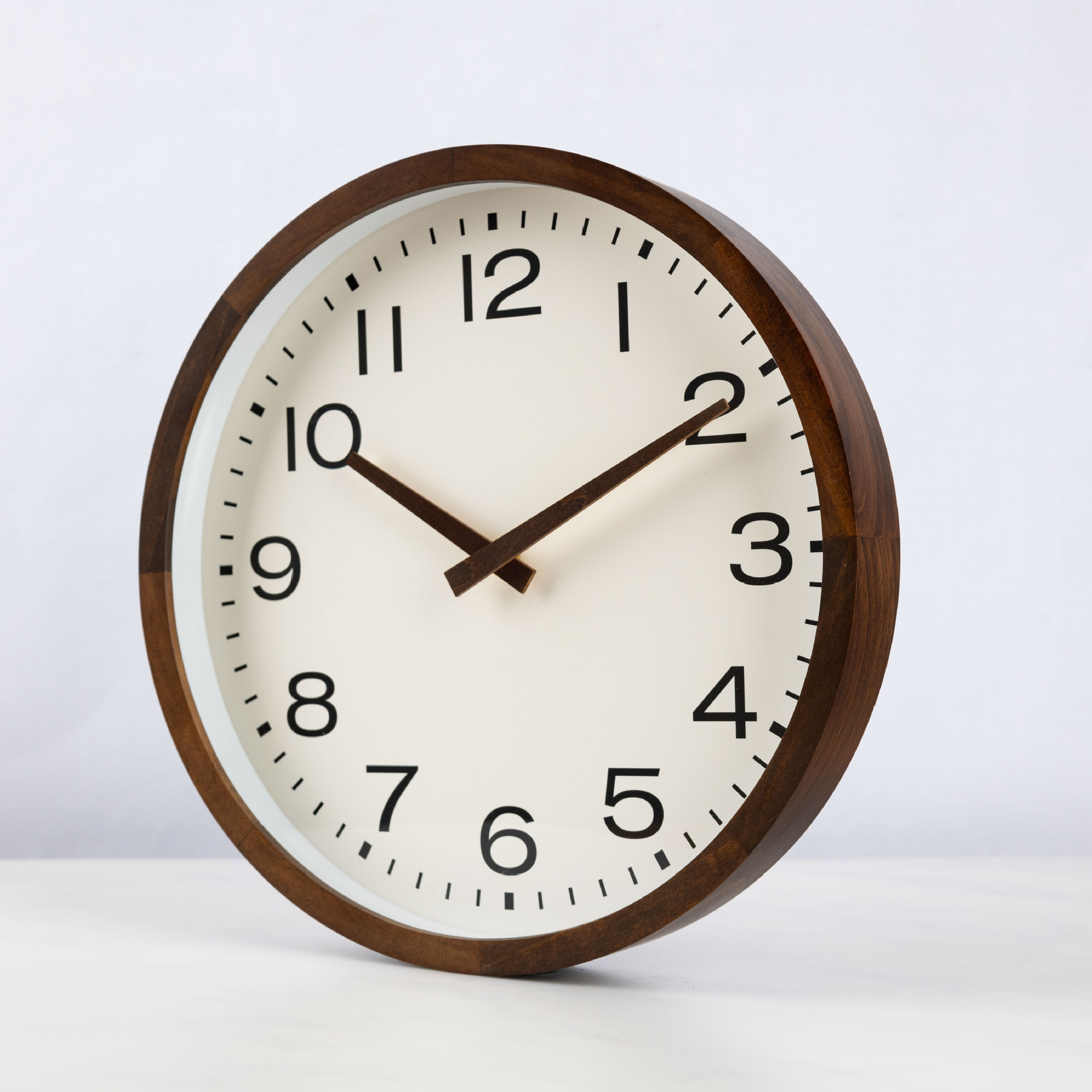 Factory Direct Modern Simple Silent Solid Wood Clock Nordic Creative Home Decoration Wooden Wall Wall Clock