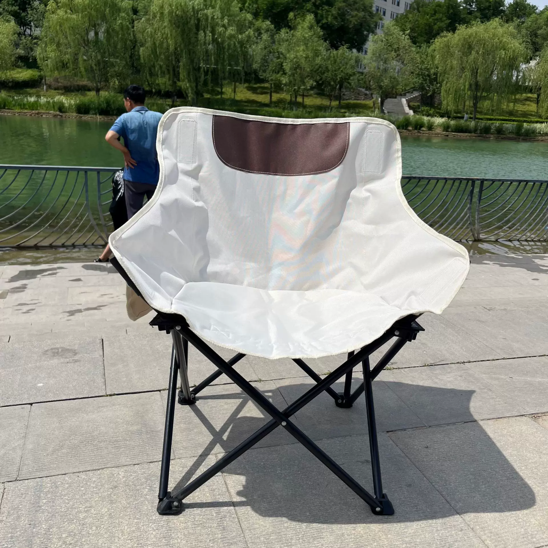 户外折叠椅野营月亮椅便携露营折叠凳沙滩椅垂钓椅月亮可折叠