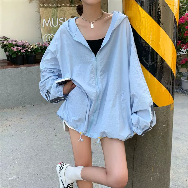 Солнцезащитная одежда для женщин, лето 2024, кардиган с защитой от ультрафиолета, солнцезащитная одежда, свободная тонкая студенческая куртка с длинными рукавами большого размера и капюшоном