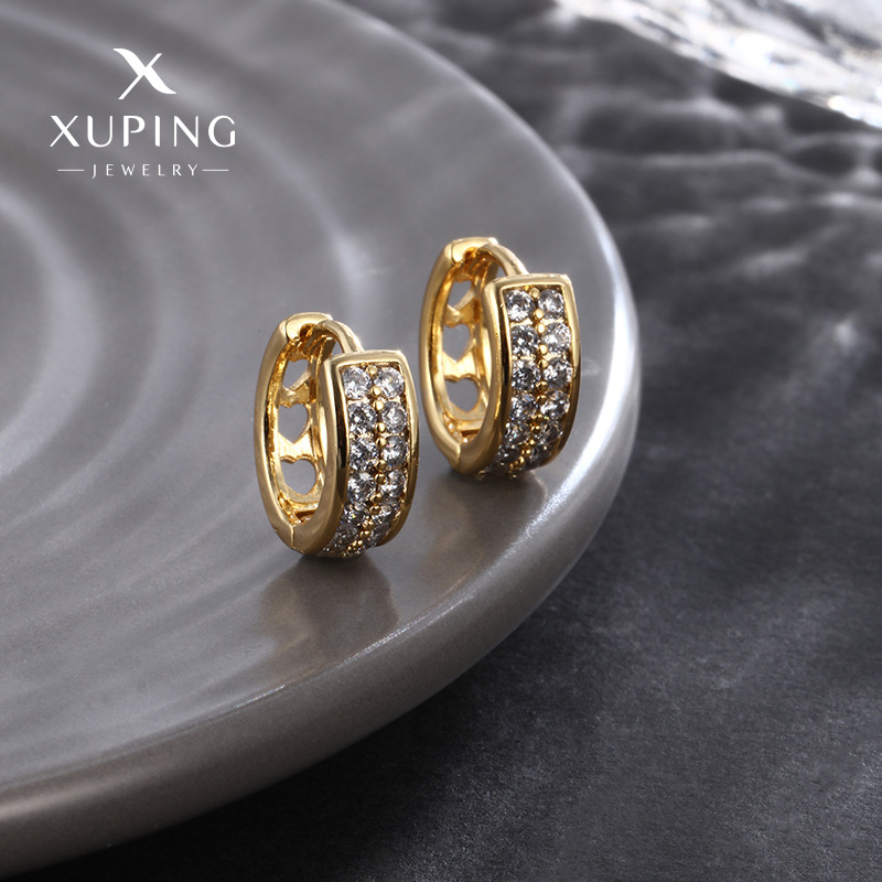 Xuping aleación de cobre chapado 24k Zircon estilo europeo y americano de moda ligera y lujosa alta sensación de auriculares personalizados para mujeres