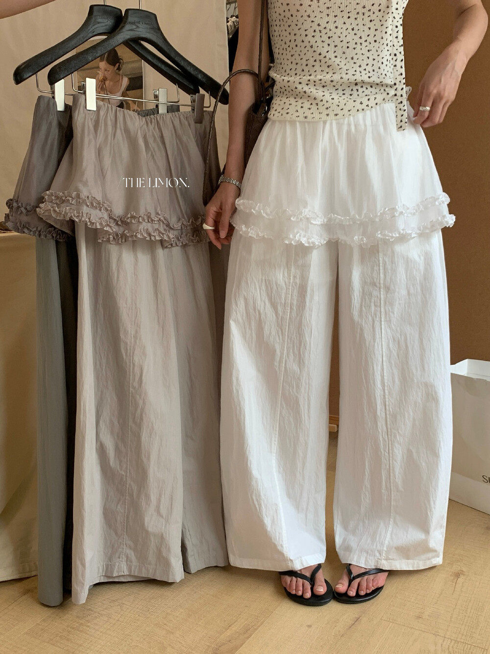 Quần culottes nữ ống rộng cạp cao phong cách Hàn Quốc, thiết kế giả hai lớp viền bèo nhún — màu trắng, màu xám, màu kaki chi tiết 29