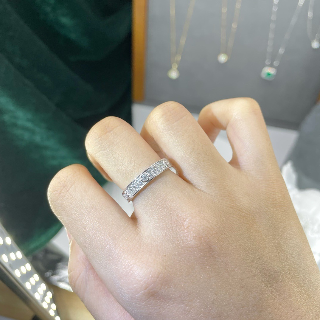 Nuevo estilo transfronterizo venta caliente estilo europeo y americano S925 plata de ley con incrustaciones de platino Moissanstone anillo clásico simple para mujer