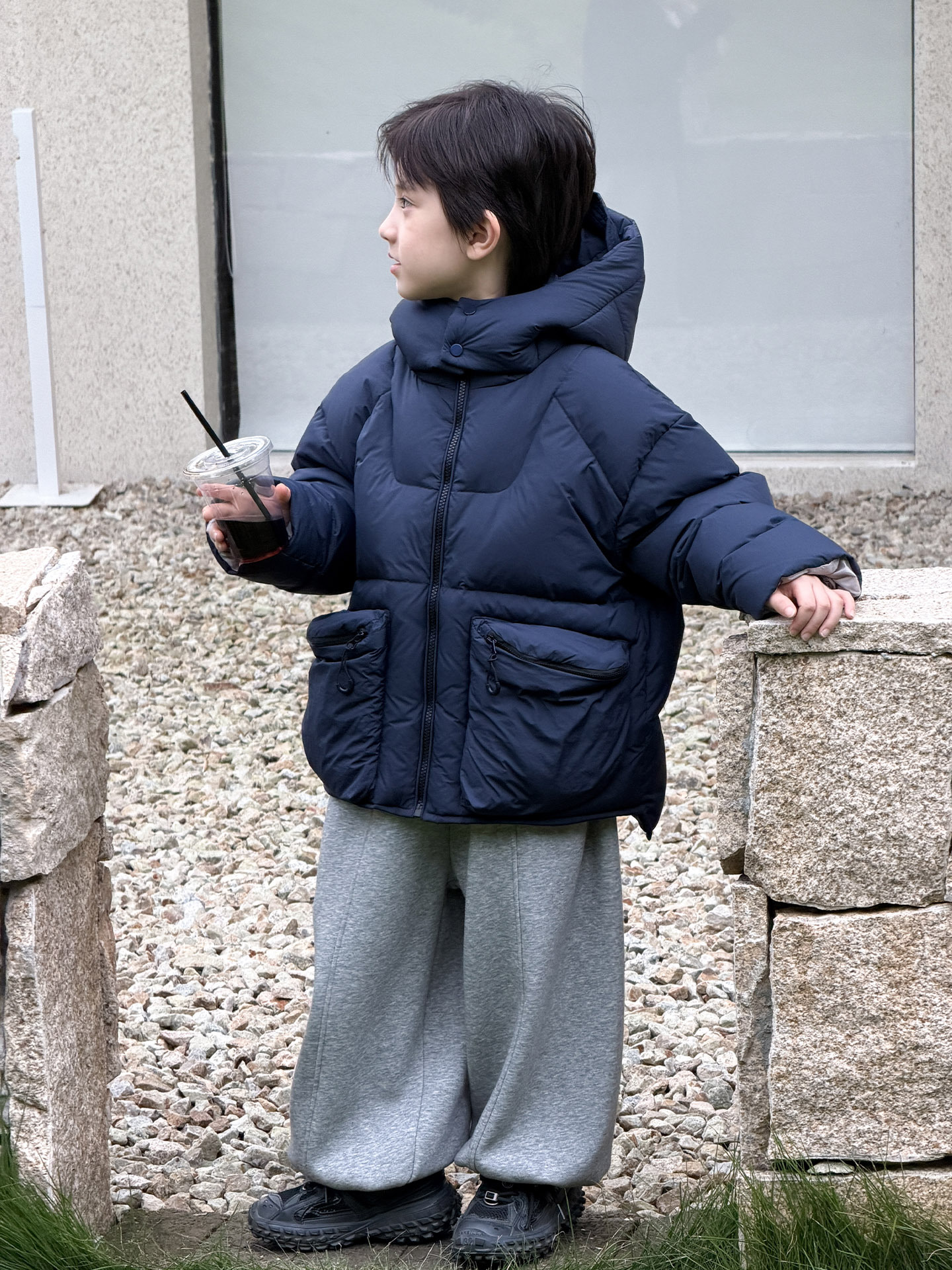 Ropa infantil para niños, chaqueta de plumón 90 blanco, 2025 invierno nuevos productos para niños de tamaño medio y grande, ropa de invierno para niños de estilo coreano gruesa