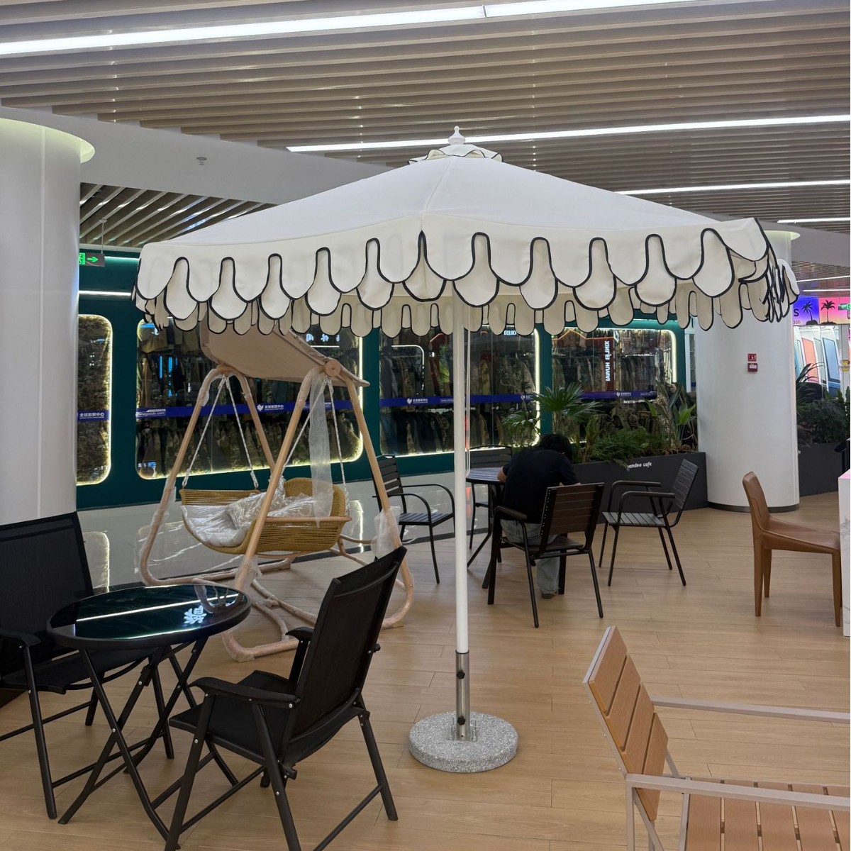 Travel white double-layer waterproof umbrella