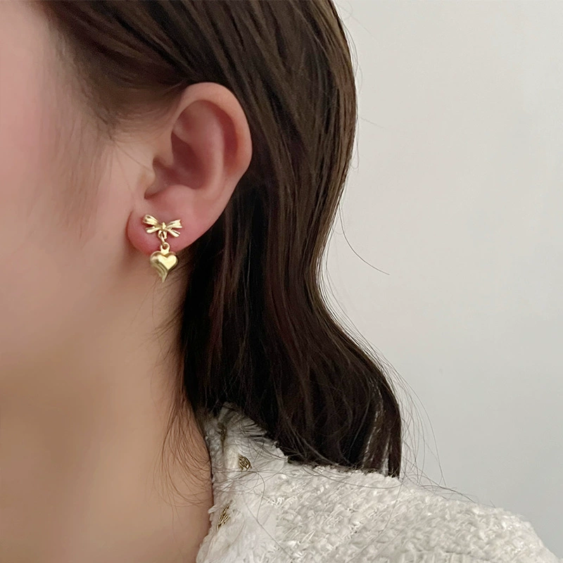 Серебряная игла, золотые универсальные ретро серьги, серебро 925 образец, интернет-знаменитость, стиль легкой роскоши, стиль высокого качества, яркий запоминающийся стиль