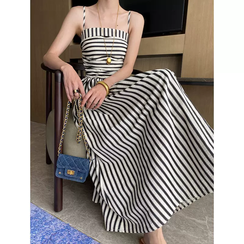 司南 褶皱肌理质感 复古黑白条纹收腰显瘦抹胸吊带连衣裙 SN7479