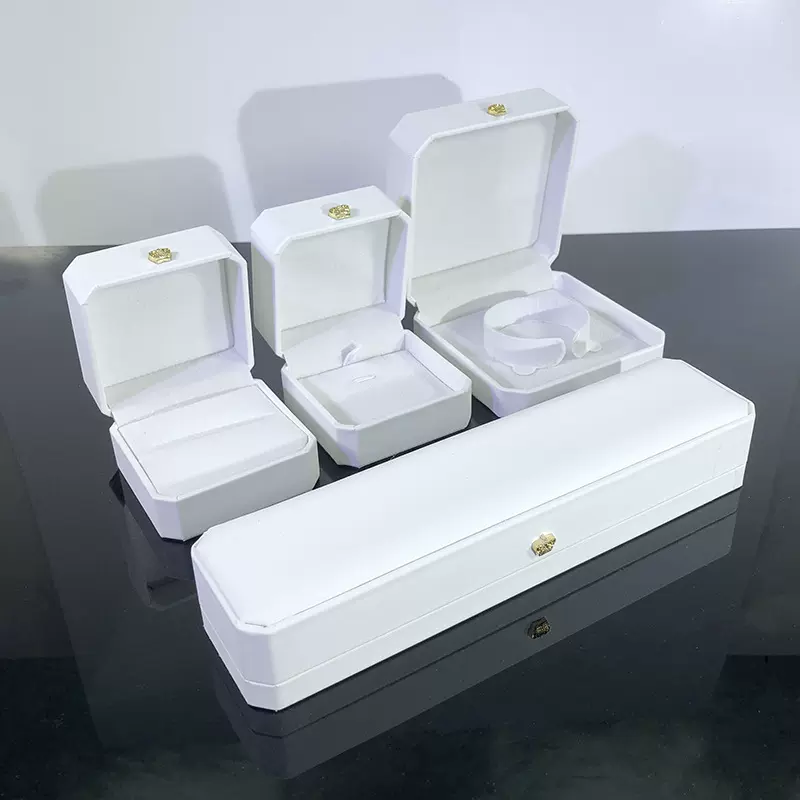 新款皇冠八角首饰盒 戒指吊坠珠宝饰品盒子手镯手链盒批发