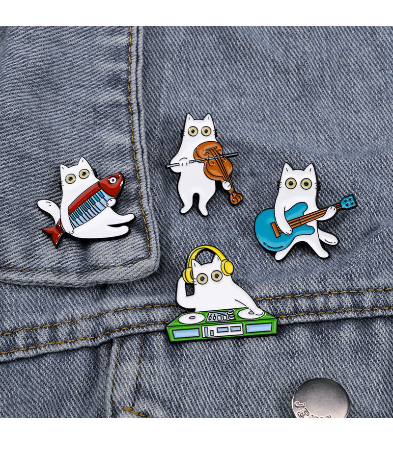 Cute Pin Musical Instrument Cartoon Guitar Alloy Enamel Unisex Brooches display picture 1