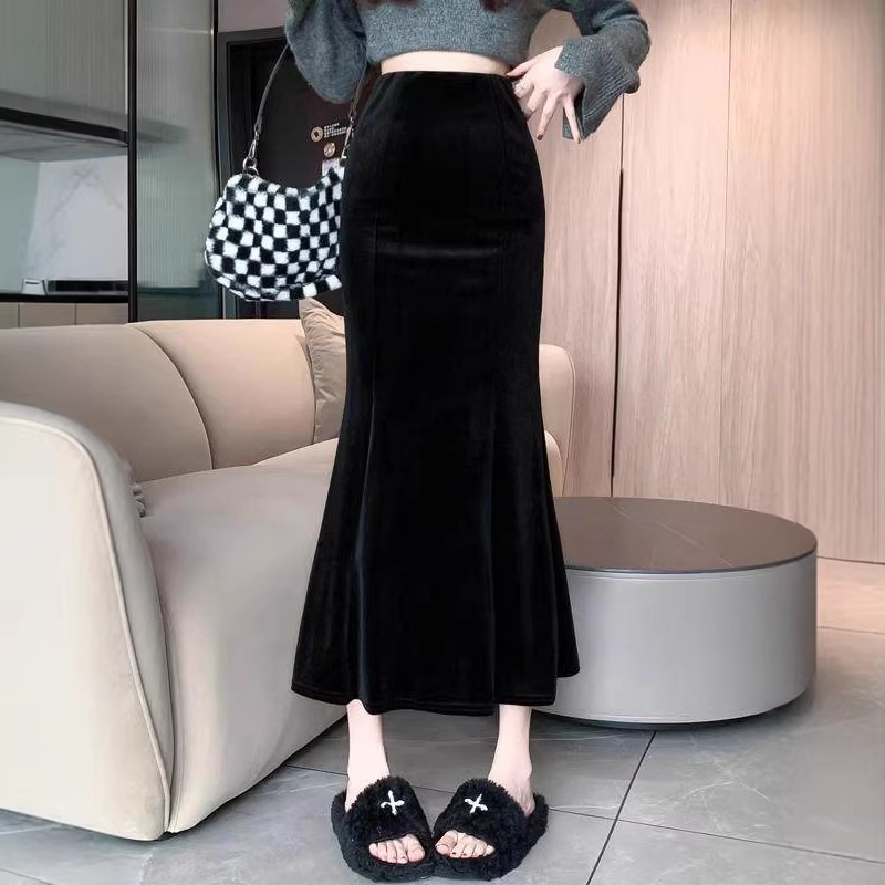 Velvet High-Waisted Fishtail Skirt for Women, New Autumn and Winter Satin Black Thickened Acetate Long Skirt Velvet High-Waisted Fishtail Skirt for Women, New Autumn and Winter Satin Black Thickened Acetate Long Skirt
