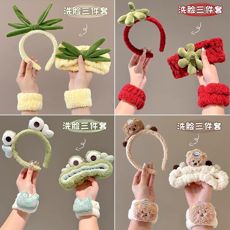 Bonito oso de peluche de cabeza de lavado de cara de cabello de tres piezas conjunto de cabello de lana de coral absorción de agua correa de cabello de muñeca artefacto antihumedad