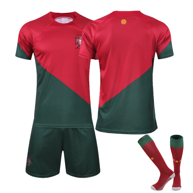 22-23 Copa del Mundo Versión Correcta Portugal Local No. 7 Ronaldo con Calcetines Nuevos Traje de Fútbol para Adultos para Niños