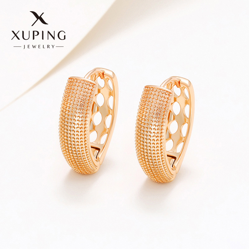 Xuping joyas europeas y estadounidenses en forma de U pendientes franceses femeninos simple moda fría pendientes de aleación de oro al por mayor