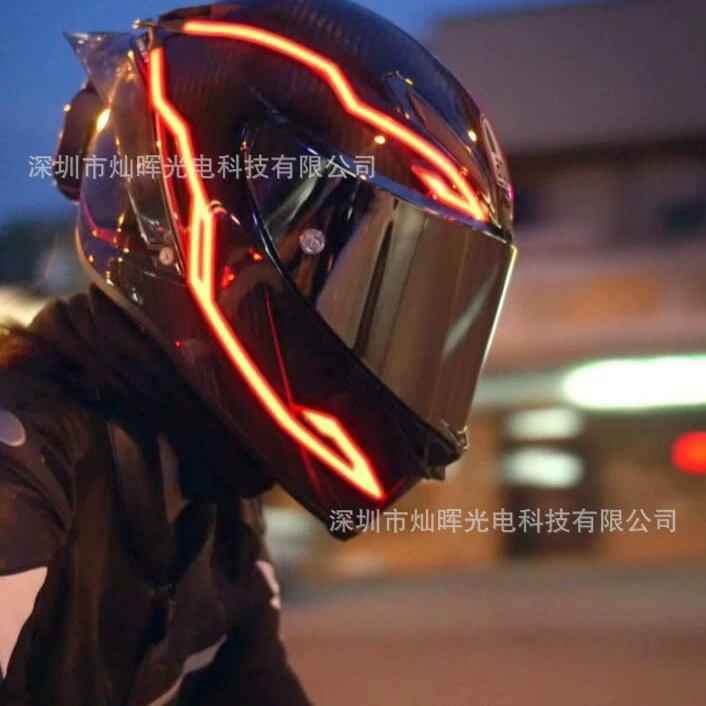 Встряхивая светодиодный шлем Светящаяся полоса EL Светящаяся холодным светом верховой езды безопасность шлем Мотоцикл шлем светящаяся лампа