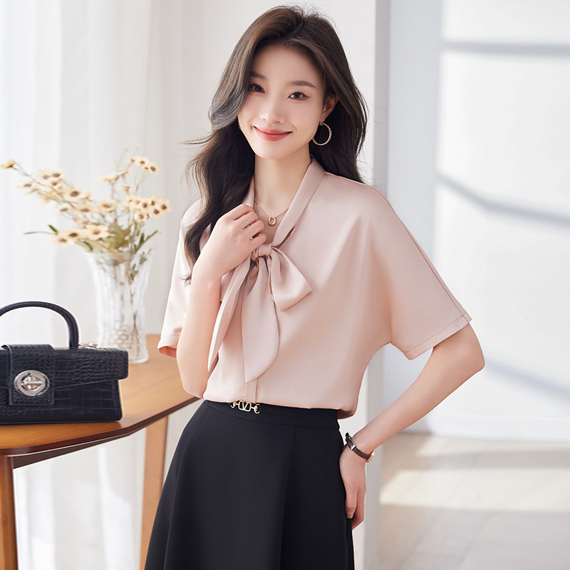 Spring summer shirt with bow for leisure