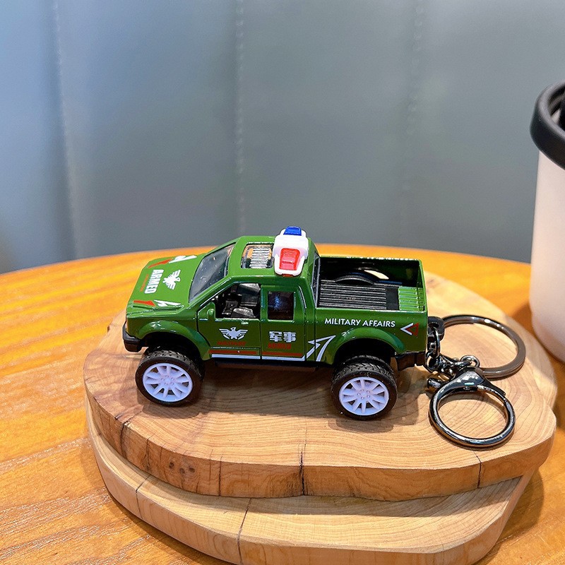 Aleación combinación Jeep Tire hacia atrás modelo de coche llavero bicicleta colgante creativo motocicleta bolsa llavero