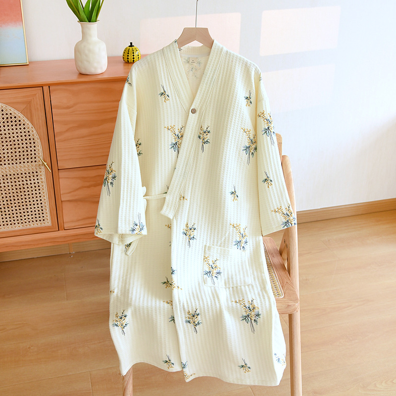 Autumn and Winter thickened Japanese style lace-up waffle summer Lily nightgown bathrobe sweat steaming home wear family standing Autumn and Winter thickened Japanese style lace-up waffle summer Lily nightgown bathrobe sweat steaming home wear family standing