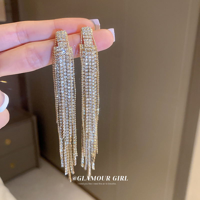 Pendientes de lazo de amor de diamantes llenos de agujas de plata galvanizadas en oro real Pendientes de moda exquisita Pendientes de lujo ligero plateado