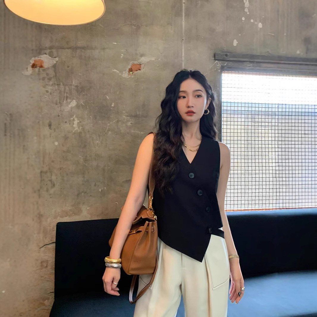 Elegant and Sophisticated Women's Summer Thin Vest with a Sweet and Spicy Design, Irregular Sleeveless Top