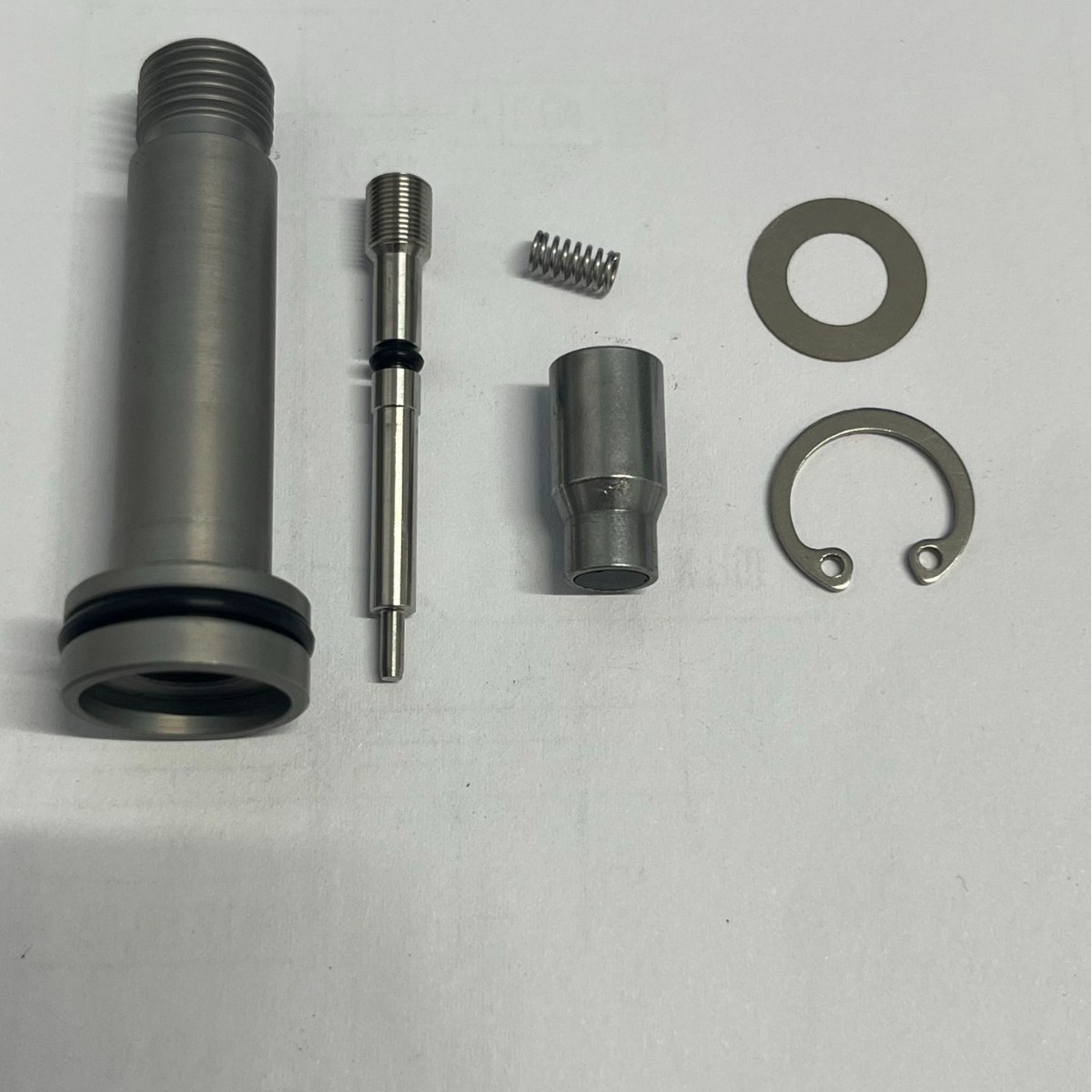 厂家供应各种医疗器械先导头高频高压高温汽车电磁阀隔磁管组