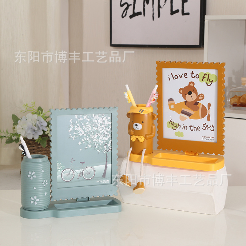 Creative Cartoon Hanging Feet Bear Pen Holder Photo Frame Children's Bedroom Table Stamp Photo Frame Personalized Storage Pen Holder Creative Cartoon Hanging Feet Bear Pen Holder Photo Frame Children's Bedroom Table Stamp Photo Frame Personalized Storage Pen Holder