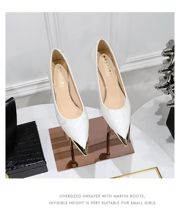 Women's High Heels Pointed Toe Satin Shoes With Metal Detail_voghion.com