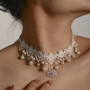 Creative Ladies White Lace Gem Pendant Necklace New Bride Simple Luxury Original Necklace Wholesale