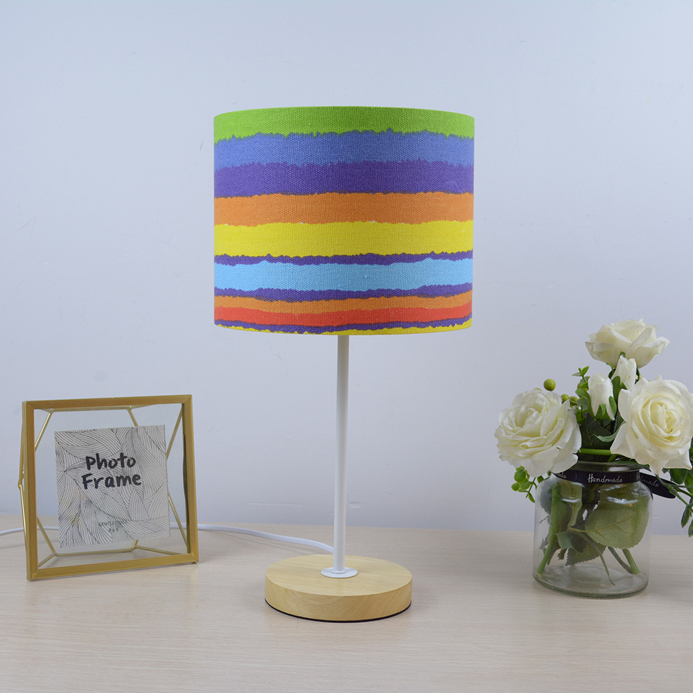 Estilo antiguo americano pantalla de tela lámpara de mesa Hotel estudio dormitorio mesita de noche lámpara nórdico ins estilo enfermería luz de la noche