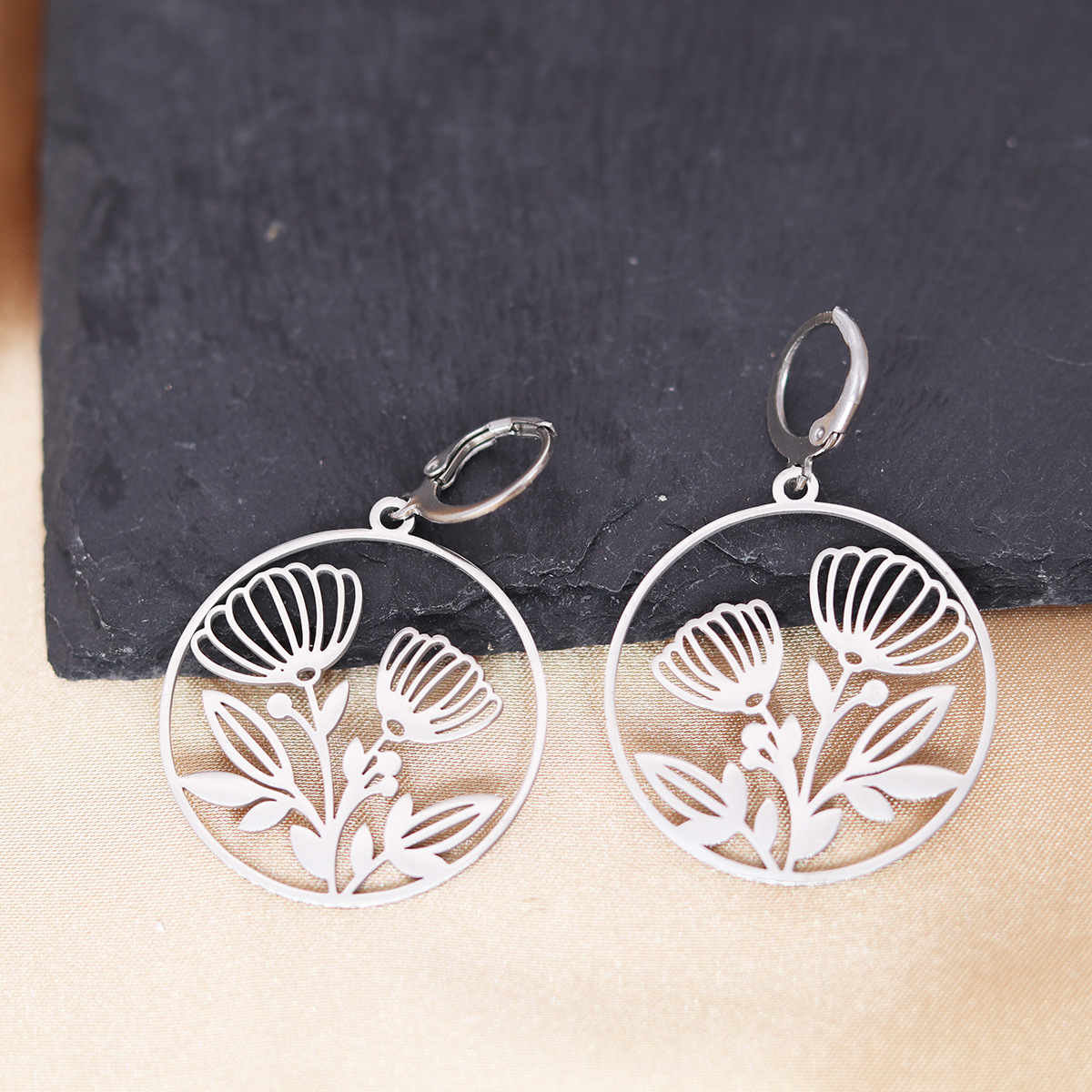 Retro fashionable summer elegant geometric earrings