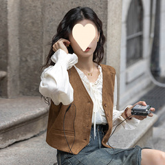レトロな馬甲の女性2025春秋の新型韓国版の小さい大衆のカンカンの肩の上着のデザイン感の外でショートタイプの袖なしのコートを掛けます。