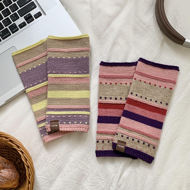 Guantes de ciclismo de otoño y invierno 2025 nuevos guantes de medio dedo a rayas de color calientes de lana de punto manga de muñeca al por mayor