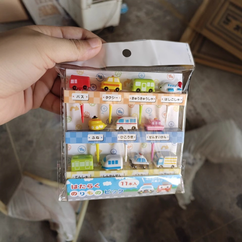 Nuevo estilo japonés fruta palo de dibujos animados coche fruta tenedor once paquete color fijo