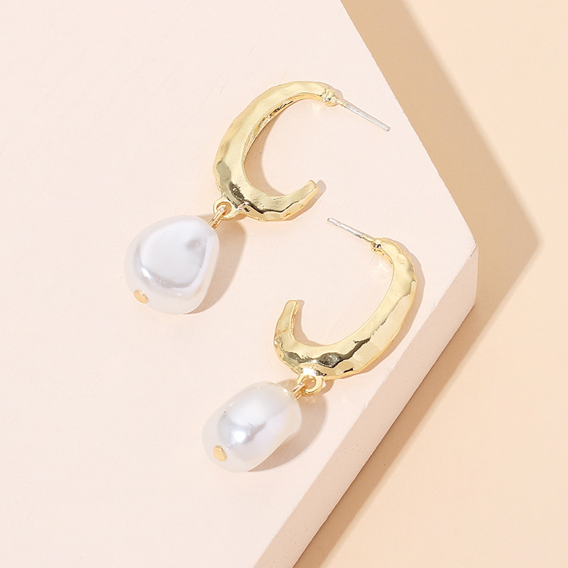 9g Weight Earrings Classification Wedding, Travel, Birthday, Festival Occasion Women'S Gender Gold Color Korean Geometric C-shaped Pearl Stassel Earring 1