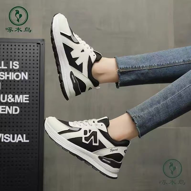 2026 primavera y otoño nueva moda versátil con suela gruesa zapatos deportivos casuales ligeros estudiantes zapatos deportivos transpirables padres zapatos mujeres