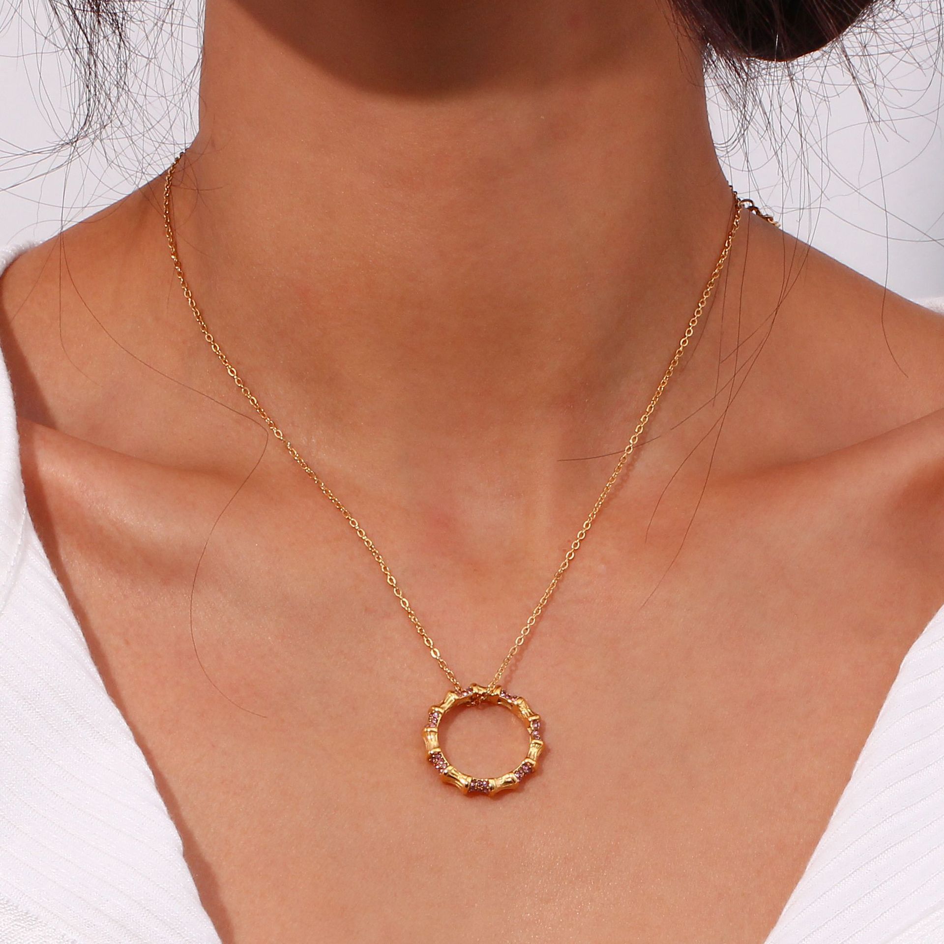 Model Show Bamboo Ring Micro-inset Zircon Pendant Necklace