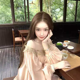 TZ4458度假风甜美气质连衣裙夏季法式设计性感一字肩修身显瘦短裙