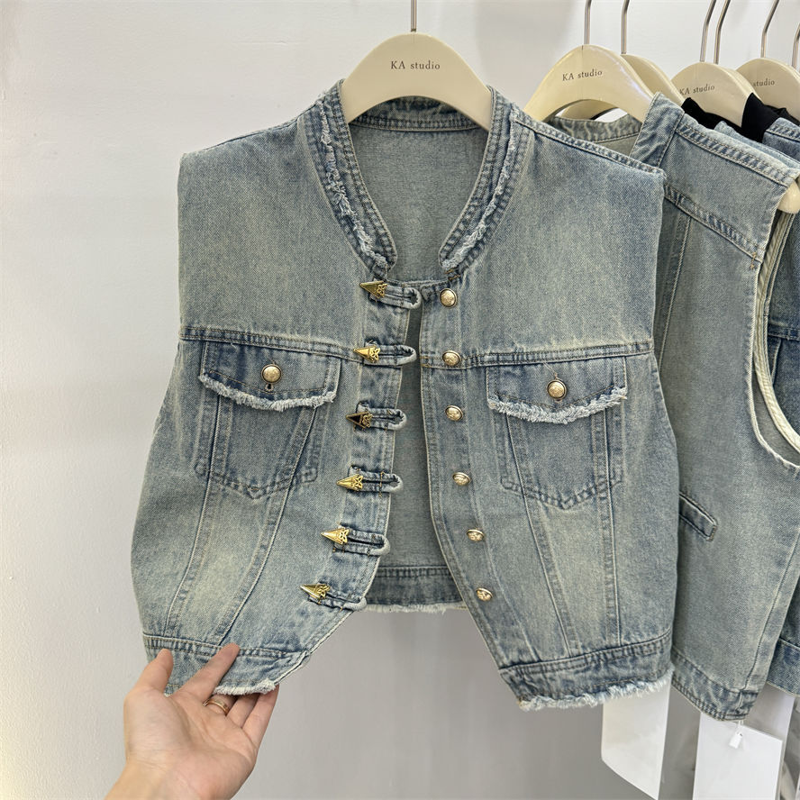 新中式立领盘扣短款牛仔马甲女2025年春装新款做旧毛边马夹外套潮