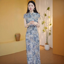 �ļ��¿����ʶ���б�Ž�����ȹʱ�п��ɼ�����������װ����ȹŮװ