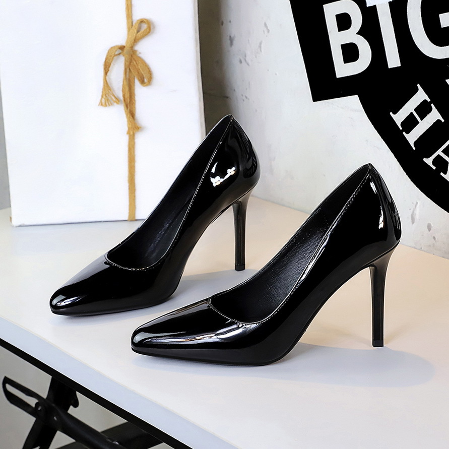 8317 High-End Banquet Pointed Toe High Heels Simple Patent Leather Shiny Single Fashion Shallow Mouth Elegant Women's_vogvips.com