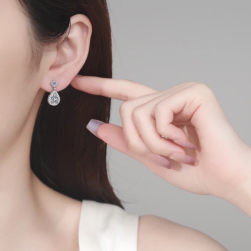 Argolas em prata de lei com moissanite d e design de gota_voghion.com