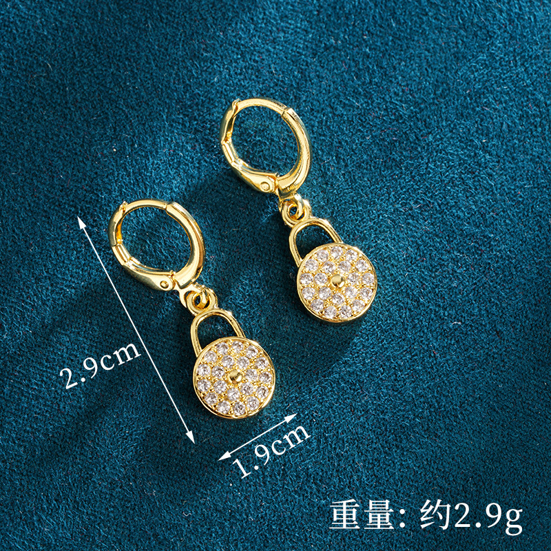 Collar de oro de arena de Vietnam para mujer con incrustaciones de circonio moda geométrica irregular cerradura redonda pendiente simple fábrica de joyería al por mayor