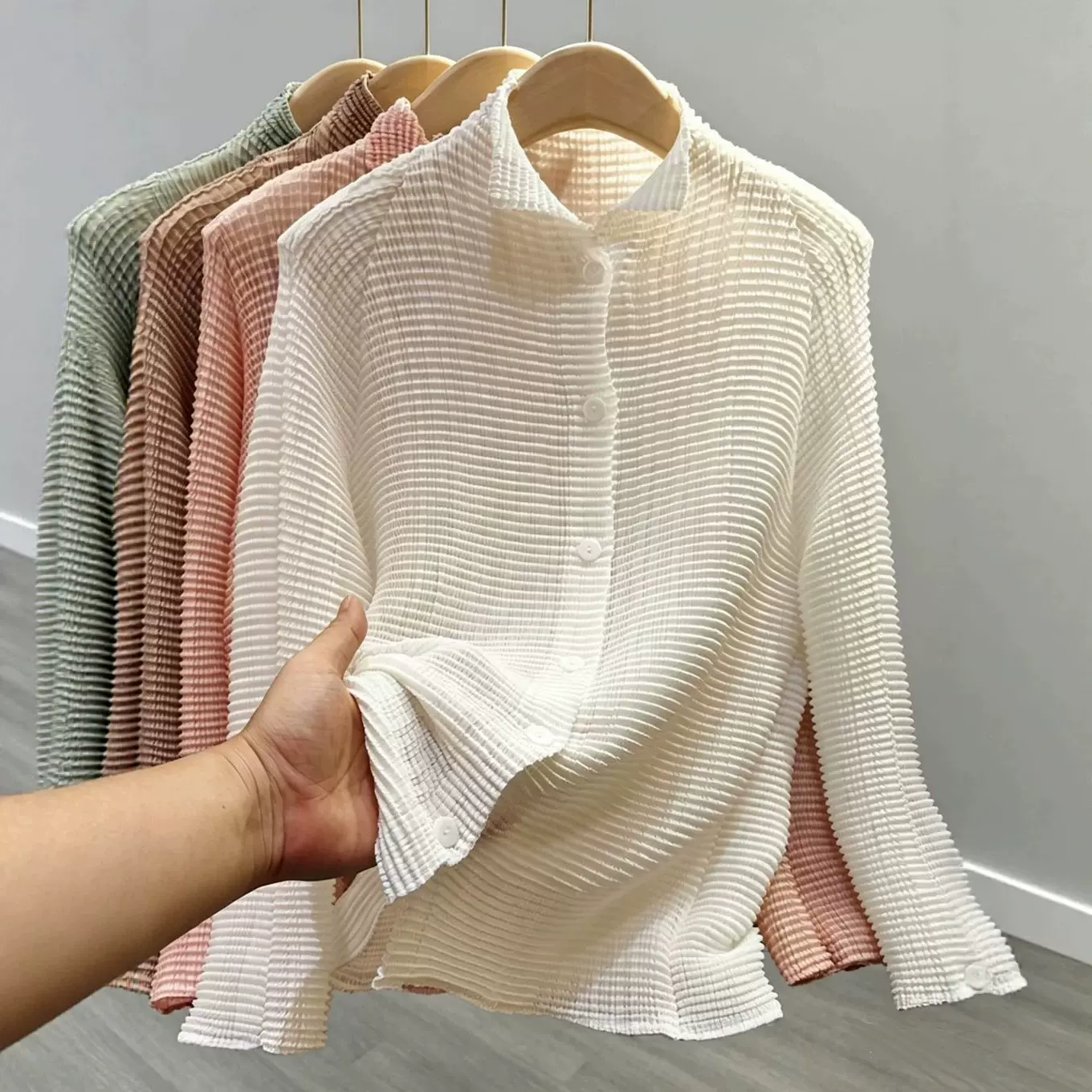 厂家直供三宅褶皱开衫针织衫女春薄款大码宽松慵懒风长袖百搭外套