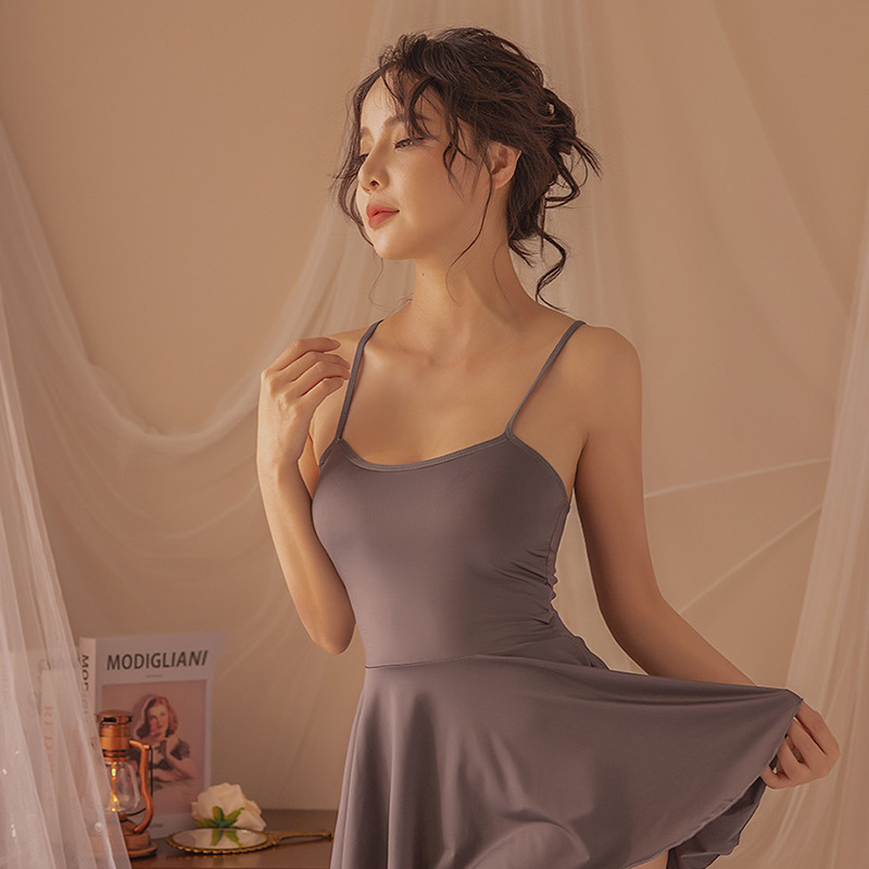 회색