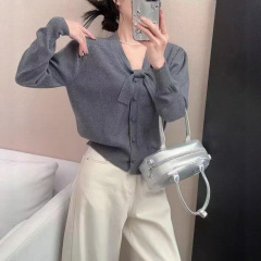 法式温柔风系带v领毛衣女内搭秋冬软糯洋气漂亮上衣针织打底衫女
