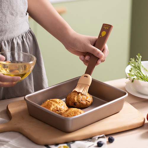 Zhenghui three-color oil brush household oil brush kitchen pancake edible baking small brush pancake silicone barbecue oil brush