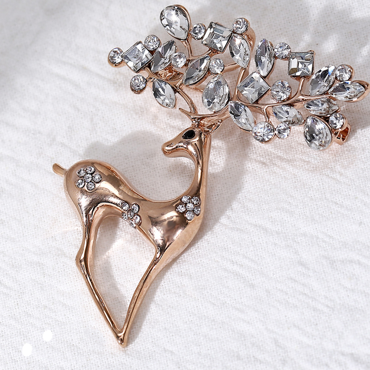 Europa y América Navidad broche de cristal ramillete elegante Ropa Accesorios ciervos animales moda creativa personalidad PIN