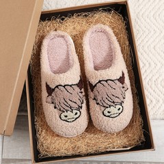 新しいクロスボーダー動物刺繍綿スリッパ男性と女性のためのホームペット犬冬ハイランド牛暖かい屋内毛皮スリッパドロップシッピング